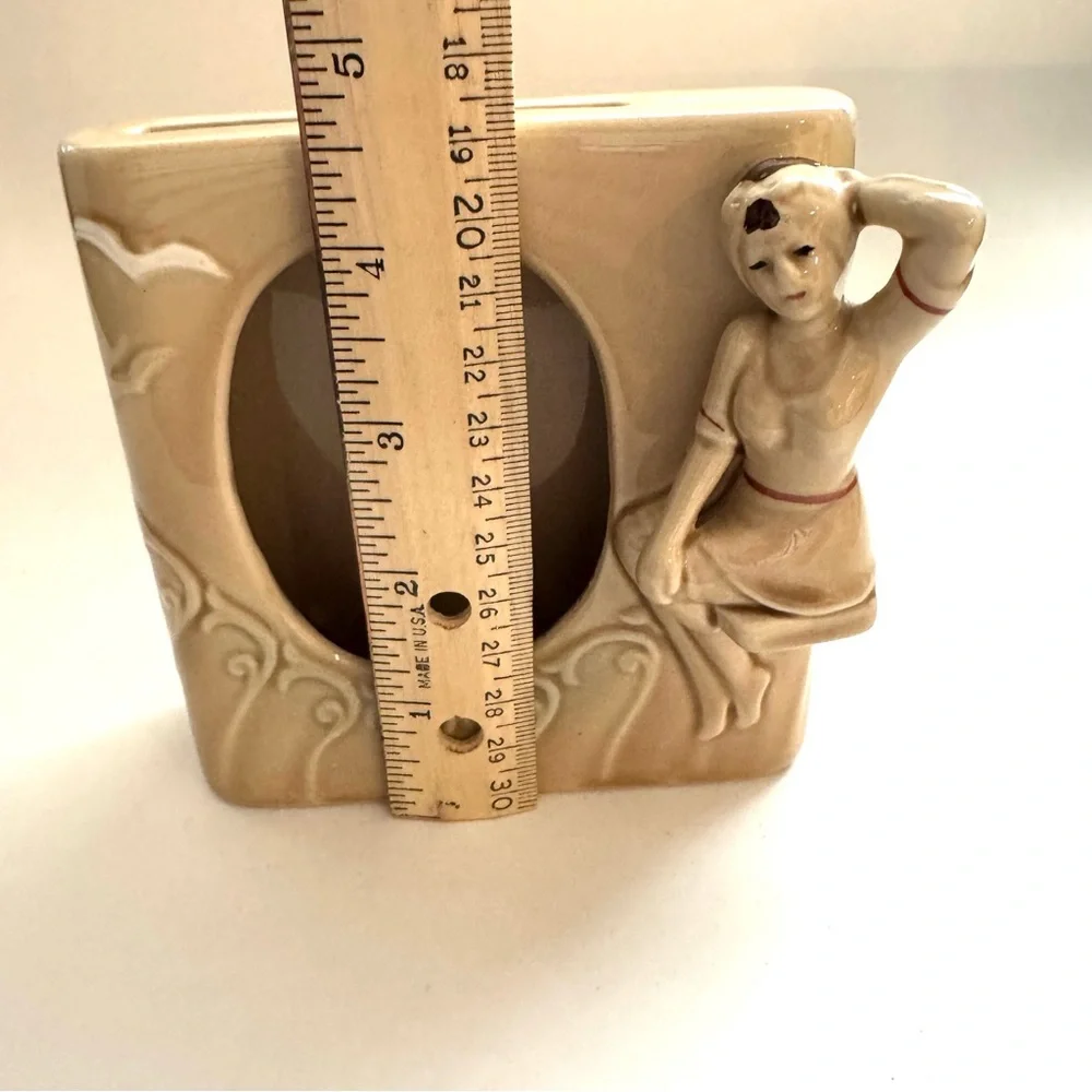 Vintage Tan Ceramic Picture Frame with Figurine Enesco 1979 beach house